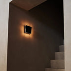 Kinkiet LED z drewna kauczukowego, czarny 14 × 14 cm