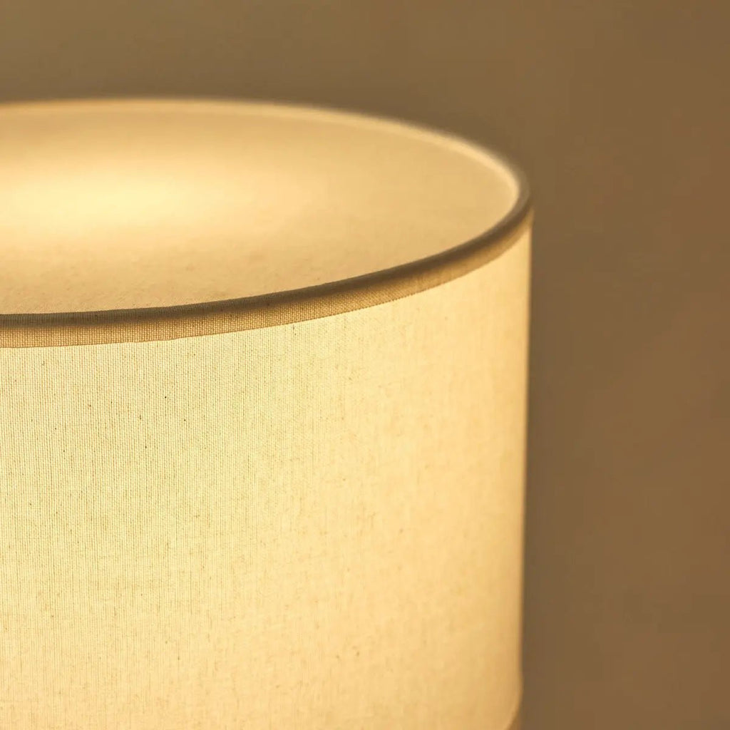 Lampa stołowa Isla z trawertynu z beżowym abażurem 63 cm