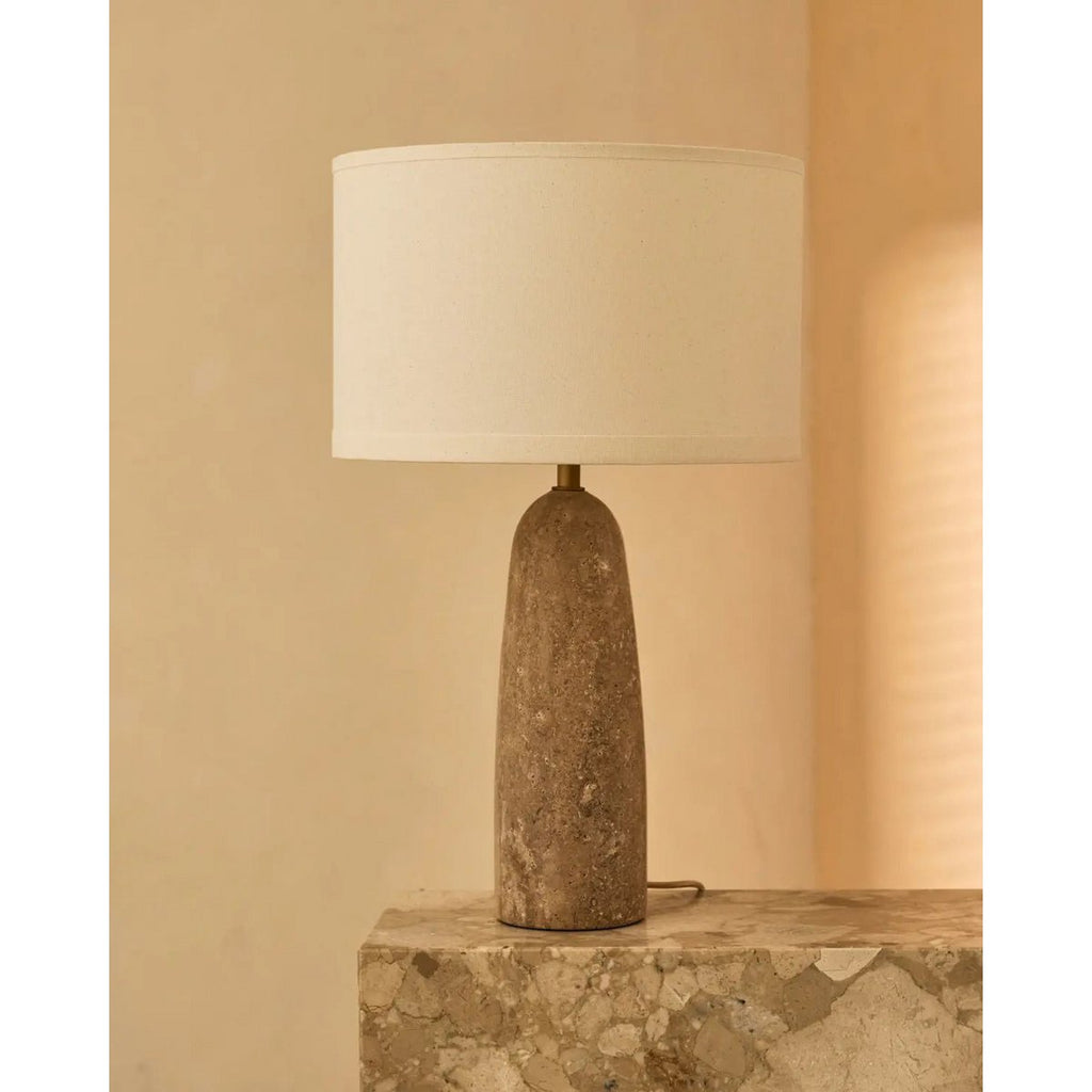 Lampa stołowa Isla z trawertynu z beżowym abażurem 63 cm