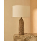Lampa stołowa Isla z trawertynu z beżowym abażurem 63 cm